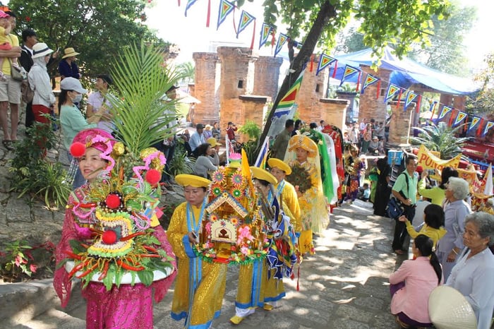 Lễ hội Tháp Bà Ponagar Nha Trang - Đắm chìm trong không khí sôi động của lễ hội tôn giáo lớn nhất Nha Trang 2