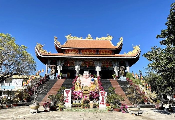 Khám phá 12 điểm du lịch tại Phan Rang, nơi bạn có thể tận hưởng không gian nắng gió tuyệt vời