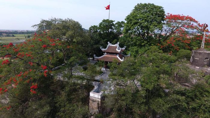 Núi Đá Non Nước - Khám phá núi với nhiều bài thơ cổ tại Ninh Bình 4