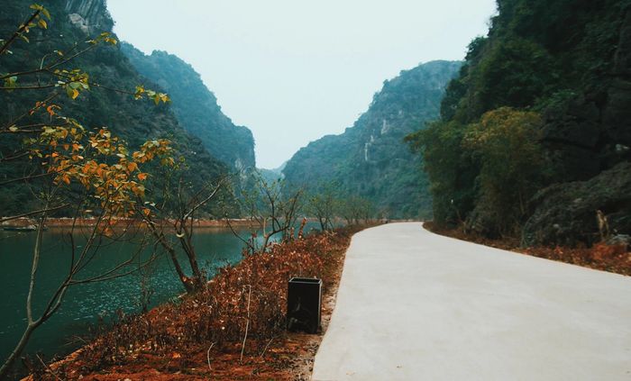 Động Am Tiên - Huyền bí và tuyệt đẹp giữa thâm sơn và hồ cốc 5