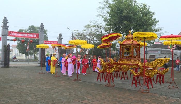 Tìm hiểu sâu hơn về lễ hội đền Nguyễn Công Trứ - Một lễ hội tâm linh lâu đời