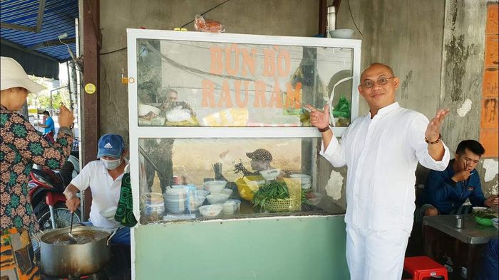 Khám phá quán bún bò rau răm truyền thống giữa trung tâm thành phố Phan Thiết 2