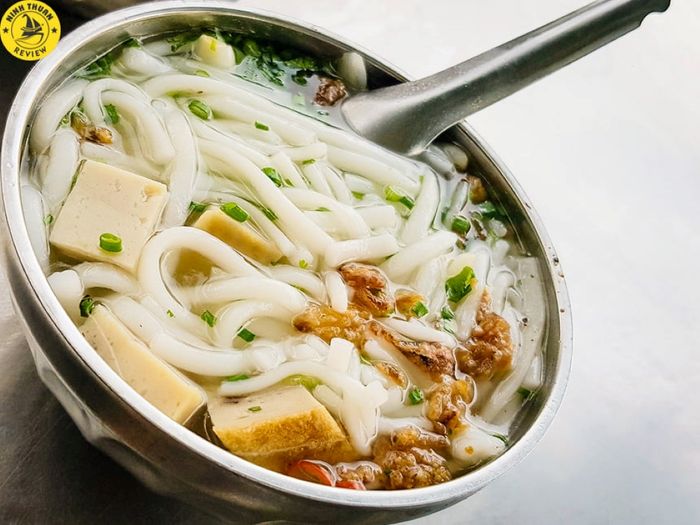 Bánh canh chả cá Phan Rang - hương vị biển đặc trưng 3