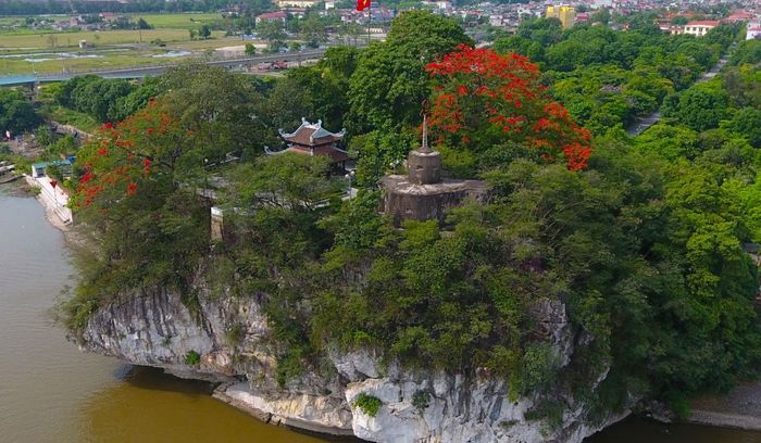 Núi Đá Non Nước - Khám phá ngọn núi mang trên mình nhiều bài thơ cổ tại Ninh Bình 3
