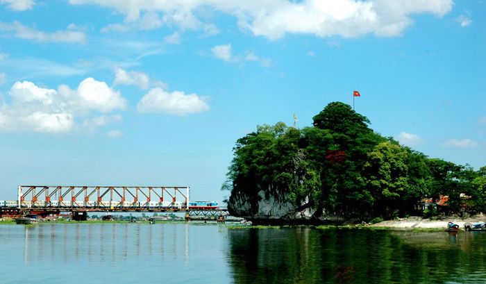 Núi Đá Non Nước - Khám phá núi với nhiều bài thơ cổ tại Ninh Bình 8
