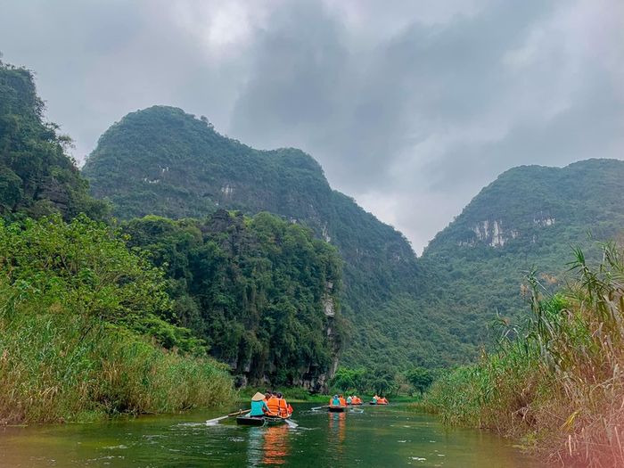 Thưởng ngoạn Danh thắng Tràng An, vẻ đẹp trong lành tại đất cố đô 5