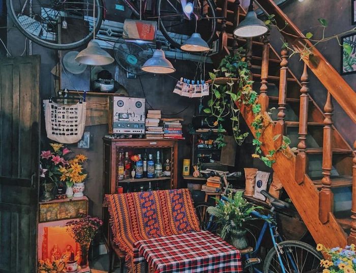 Tìm lại kỷ niệm xưa tại Wait Vintage Café Phú Yên 10