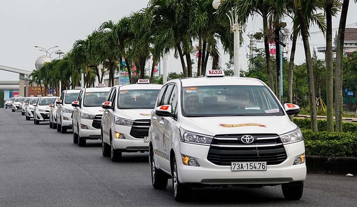 Mùa hè tại Phú Yên thật sảng khoái bên bãi biển xanh mướt, dưới ánh nắng vàng