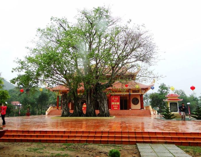 Khám phá khu lăng mộ và đền thờ của Lương Văn Chánh ở Phú Yên 4