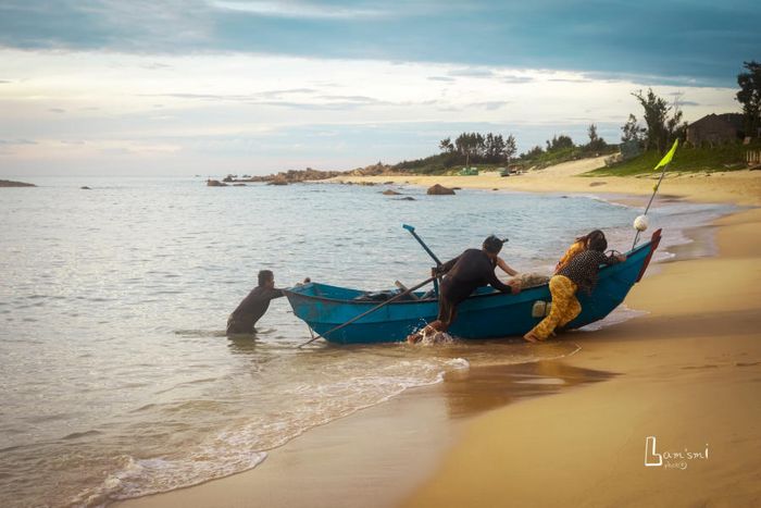 Bình minh trên Làng chài An Hải vào một ngày đầu thu thứ chín