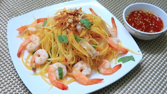 Đặc sản muối kiến vàng Phú Yên – Nghe thì ghê, nhưng ăn là mê 9