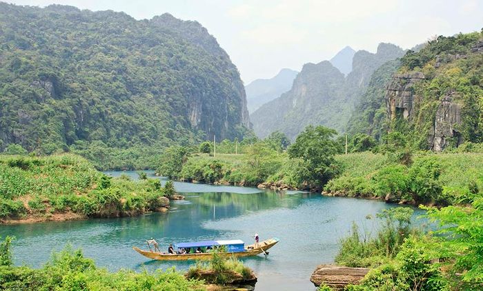 Mang theo Lịch trình du lịch 3 ngày 2 đêm tại Quảng Bình để có một chuyến đi thú vị hơn nữa 4