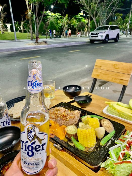Thưởng thức đồ ăn ngon và uống bia chất lượng tại AmaZon - Beer and Food Phú Yên.