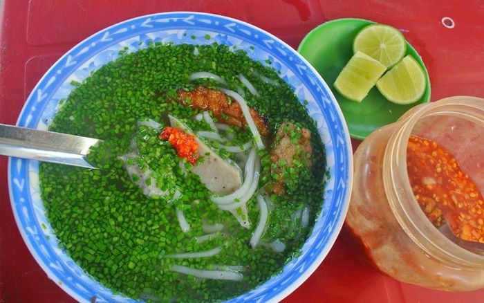 Lan Quế Phường ở mức trung bình ở đây, nhưng danh sách 9 quán bánh canh hẹ ngon tại Phú Yên mới thực sự là nơi lý tưởng