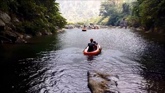 Khám phá Hang Rục Mòn - một tuyệt phẩm của thiên nhiên