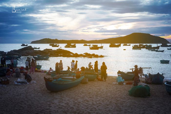 Bình minh trên Làng chài An Hải vào một ngày đầu thu thứ năm