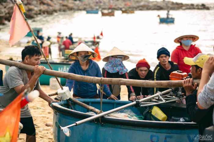 Làng chài Xuân Hải - sự bình dị trong khung cảnh hoa vàng và cỏ xanh 7