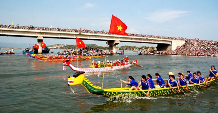 Lễ hội Đầm Ô Loan sôi động với cuộc đua thuyền sống động 2