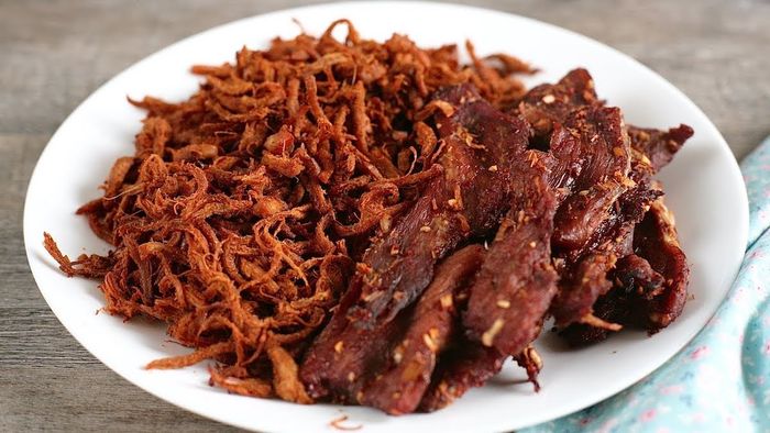Đặc sản muối kiến vàng Phú Yên – Nghe thì ghê, nhưng ăn là mê 8