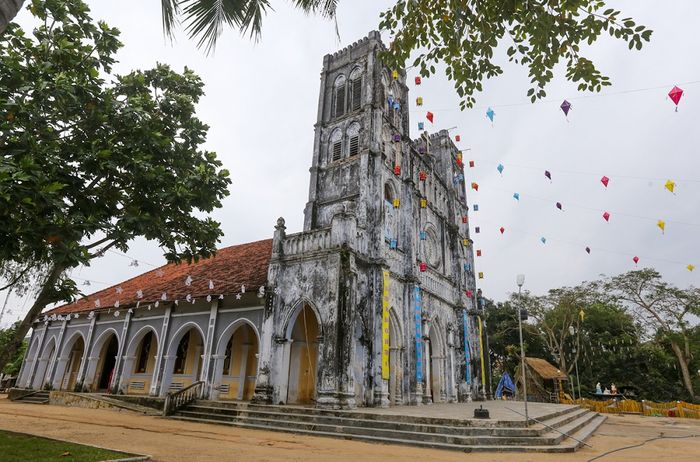 Nhà thờ Mằng Lăng Phú Yên - Dấu tích kiến trúc Gothic cổ xưa 3