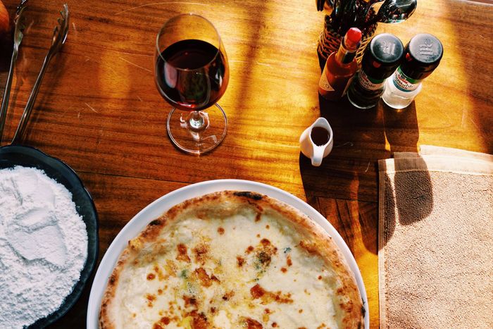 Aladdin Pizza - Thưởng thức pizza ngon số 1 Phú Quốc với ưu đãi đặc biệt cho dạ dày của bạn chỉ 40