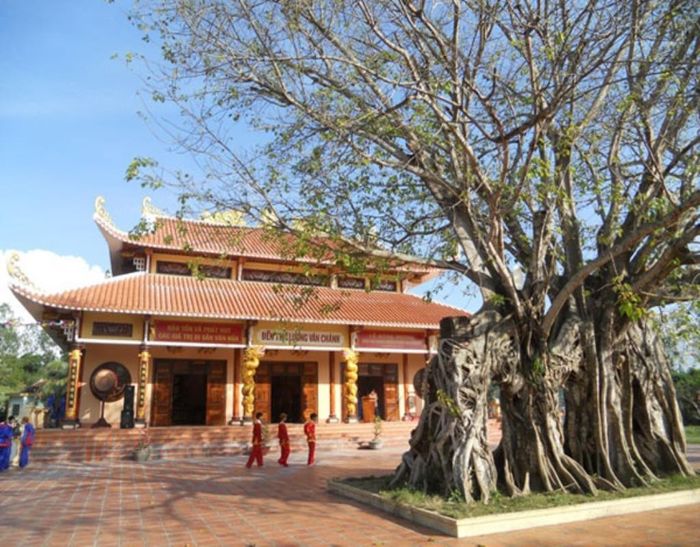 Khám phá khu lăng mộ và đền thờ của Lương Văn Chánh ở Phú Yên 3