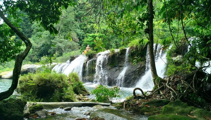 Thác Mơ Minh Hóa (còn gọi là Thác Vạn Mơ) ở Quảng Bình là một điểm đến đẹp như cổ tích, đầy nên thơ và ấn tượng.