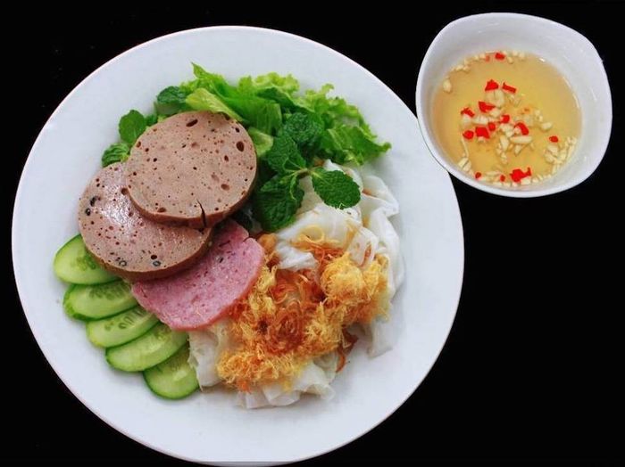 Bánh ướt chả bò và bánh hỏi lòng heo Phú Yên – Hai đối thủ nổi bật trong danh sách món ngon của Xứ Nẫu 2