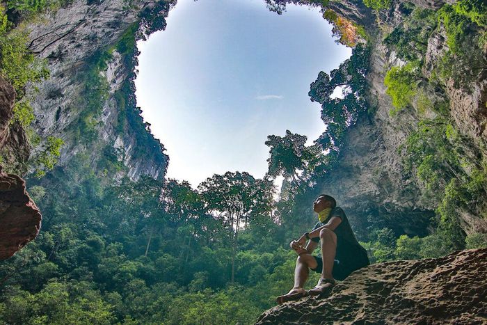 Chương trình khám phá hố sụt Kong Quảng Bình trong 5 ngày 4 đêm được mô tả rất chi tiết và hấp dẫn