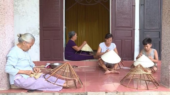 Thăm làng nghề làm nón lá Quy Hậu Quảng Bình, quê hương của Đại tướng Võ Nguyên Giáp 6