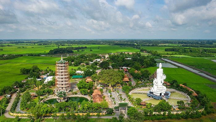 Những điểm du lịch linh thiêng nhất ở Tây Ninh 7