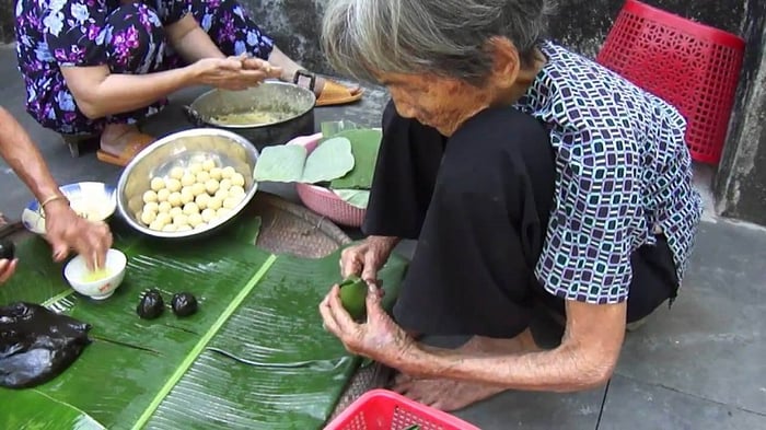 Thưởng thức bánh ít lá gai Bình Định với công thức 3 bước đơn giản 6