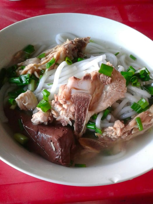 Bánh canh Bà Ly Tây Ninh nổi tiếng với hương vị đặc sắc, không thể chối từ