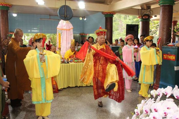 Khám phá Lễ Vía Bà Linh Sơn Thánh Mẫu (Lễ Vía Bà) ở Tây Ninh 3