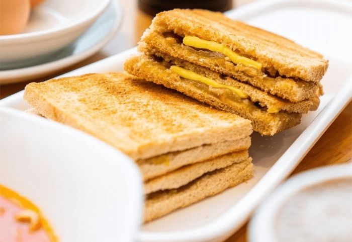 Trải Nghiệm Món Bánh Kaya Toast: Hương Vị Đẳng Cấp Singapore