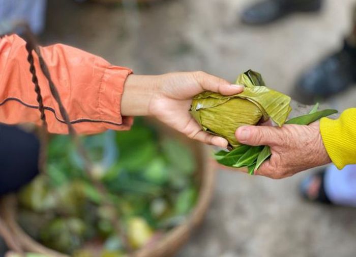 Chợ lá Tây Ninh với phong cách mua bán độc đáo không giống ai 2