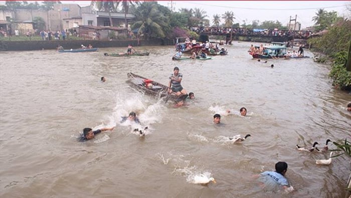 Khám phá lễ hội đua thuyền truyền thống tại vùng đất võ Bình Định 3