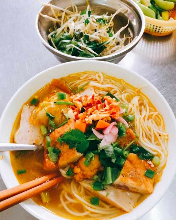 Danh sách 9 quán bún chả cá ngon và nổi tiếng tại Quy Nhơn mà bạn không nên bỏ qua 9