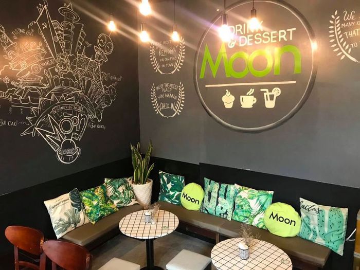 Khám phá The Moon Coffee TRĂNG - quán cà phê bánh ngọt hấp dẫn