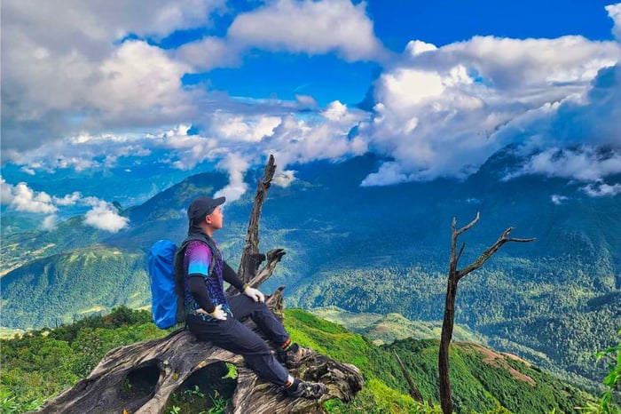 Trekking Nhìu Cồ San, một trong số 10 ngọn núi cao nhất Việt Nam 10