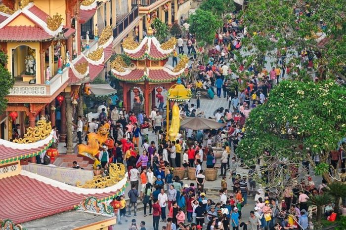 Khám phá Lễ Vía Bà Linh Sơn Thánh Mẫu (Lễ Vía Bà) ở Tây Ninh 5