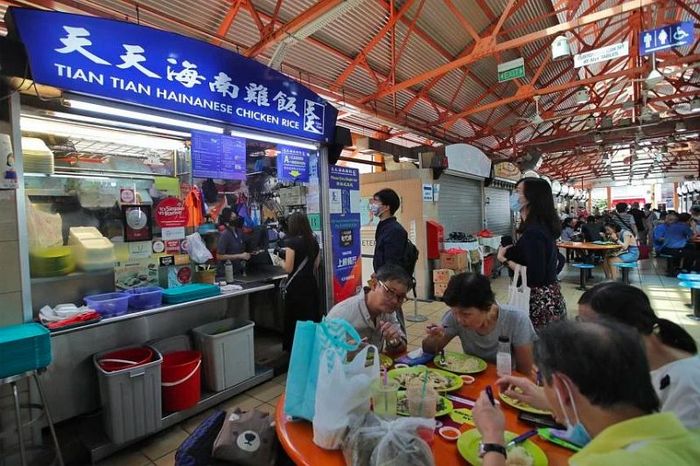 Trải nghiệm hương vị đặc biệt của cơm gà Kampong tại Singapore