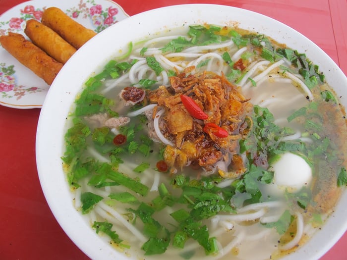 Cháo bánh canh Quảng Bình, hương vị đặc trưng khiến nhiều người khao khát.