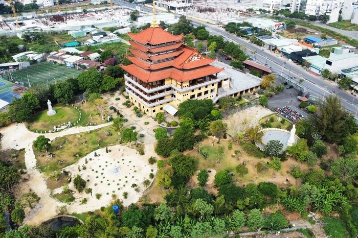 Chùa Hoa Mai, nơi thanh lịch ở trung tâm Sài Gòn