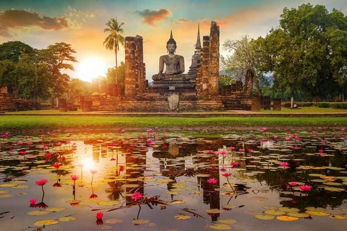 Khám phá lịch sử của Wat Mahathat tại Ayutthaya 4