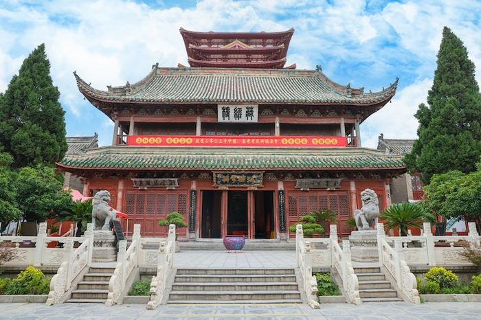 Phủ Khai Phong vẫn tiếp tục thể hiện sự hòa quyện giữa kiến trúc Đông và Tây độc đáo.