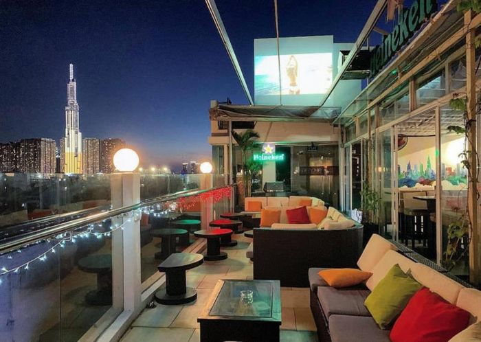 Top 8 quán rooftop quận 2 cực chill sở hữu view triệu đô 8