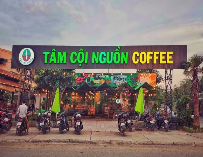 Khám phá không gian lãng mạn của Tâm Cội Nguồn Coffee