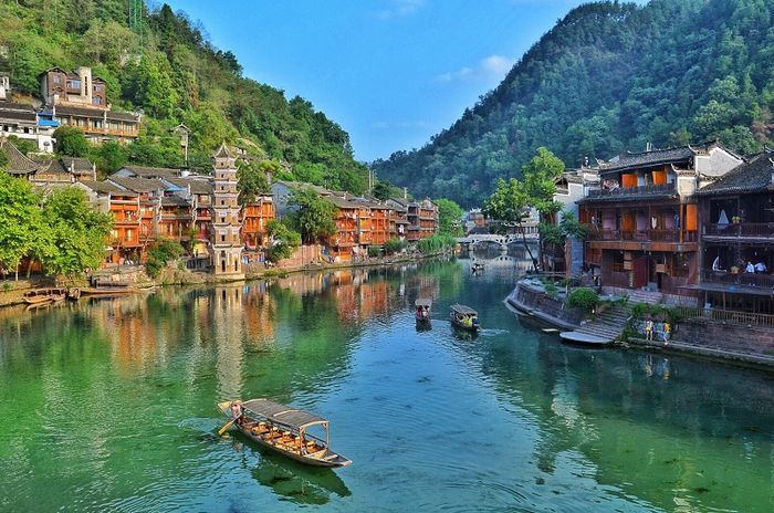 Phượng Hoàng Cổ Trấn hơi thở của văn hóa cổ đại Trung Quốc