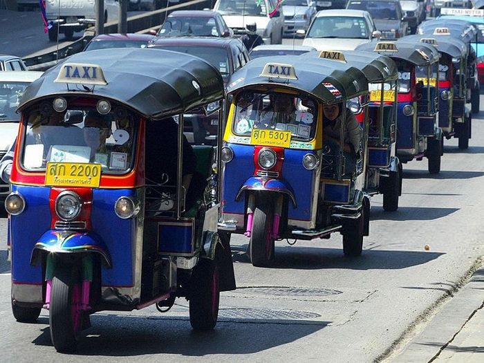 Tuktuk: Sắc màu trên đường phố Thái Lan